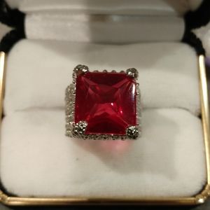 Red gemstone ring